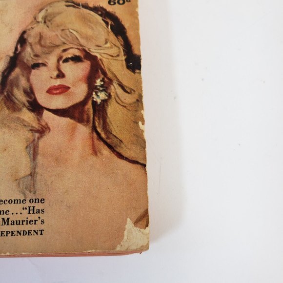 2 Mary Stewart Paperbacks Wildfire at Midnight 1962 & Nine Coaches Waiting 1963 - Picture 11 of 12